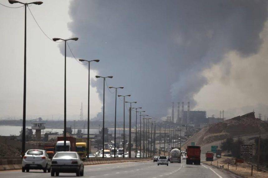 Tragedie imensă în cel mai mare port din Iran: Explozie devastatoare provoacă sute de victime! Tragedie imensă în cel mai mare port din Iran: Explozie devastatoare provoacă sute de victime!