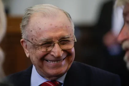 Ion Iliescu îl felicită pe Nicușor Dan: „Victoria dumneavoastră reflectă speranțele profunde ale cetățenilor