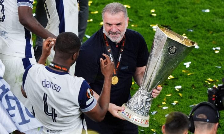 Mohamed Salah explodează după finala Europa League: Mesajul său dur pentru Ange Postecoglou Mohamed Salah explodează după finala Europa League: Mesajul său dur pentru Ange Postecoglou