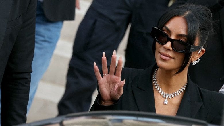 „Hoții bunici" condamnați la Paris pentru jaf asupra bijuteriilor lui Kim Kardashian. Reacția surprinzătoare a vedetei după verdict „Hoții bunici” condamnați la Paris pentru jaf asupra bijuteriilor lui Kim Kardashian. Reacția surprinzătoare a vedetei după verdict