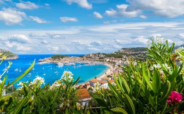 Un bărbat a cheltuit într-o singură vacanță cât 10.000 de turiști împreună: suma colosală investită în sejurul său extravagant Un bărbat a cheltuit într-o singură vacanță cât 10.000 de turiști împreună: suma colosală investită în sejurul său extravagant