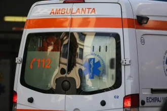 Adolescentul de 17 ani care a căzut de pe o stâncă și-a pierdut viața la spital