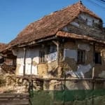 Cuplul care a învins greutățile și a transformat o casă dărăpănată într-un refugiu modern cu saună