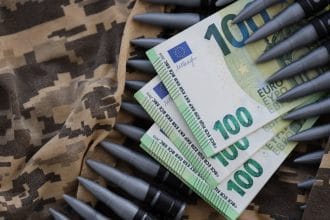 Ucraina, în criză economică severă, anunță suspendarea plăților către deținătorii de titluri de stat