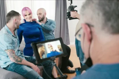 Cele mai mari site-uri de filme pentru adulți blochează accesul utilizatorilor din Franța