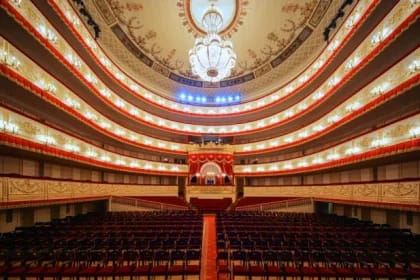 Vedetele muzicii clasice rusești, revenire controversată pe scenele din Europa: reacțiile Ucrainei și ale UE