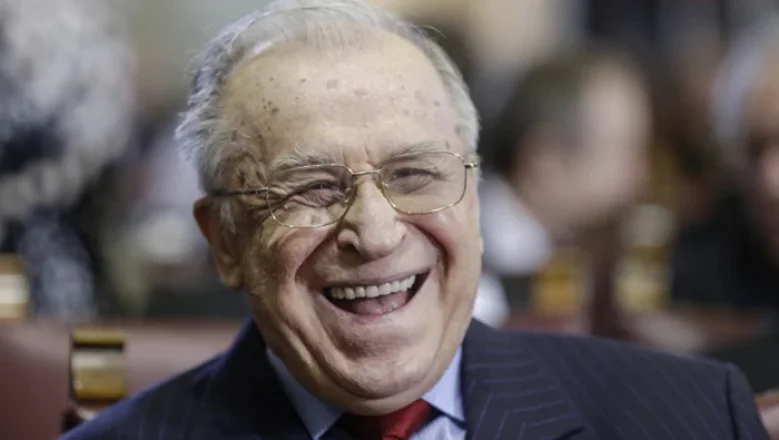 Ion Iliescu, fostul președinte, internat la Terapie Intensivă; starea sa este stabilă
