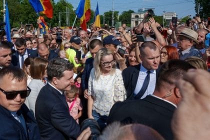 Nicușor Dan, primit cu entuziasm la Chișinău: Peste 80% dintre basarabenii cu cetățenie română i-au acordat votul