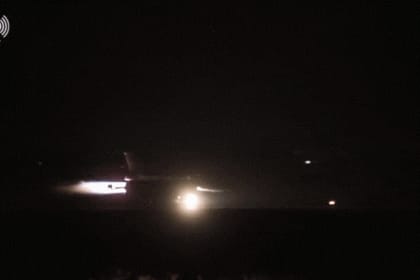 Israelul lansează atacuri asupra Iranului: Explozii puternice la Teheran și în centrul programului nuclear iranian, în contextul unei ofensive cu 100 de drone spre Israel