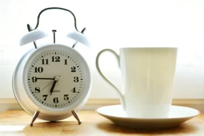 Ritmul circadian al pielii: secretul unei rutine de îngrijire eficiente