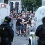Ballymena în flăcări: Revolta anti-imigrație izbucnește în Irlanda de Nord după acuzațiile aduse a doi minori români