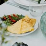 De ce să pui un cub de gheață în tigaie când prepari omletă: secretul restaurantelor de top