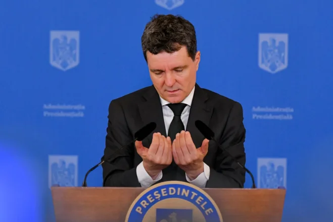 Nicușor Dan și-a făcut publică declarația de avere cu detalii despre cei 400 de susținători financiari din campanie Nicușor Dan și-a făcut publică declarația de avere cu detalii despre cei 400 de susținători financiari din campanie