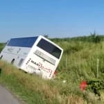Tragedie pe autostrada A2: Autocar răsturnat, cinci victime și un posibil deces; Planul Roșu de Intervenție activat