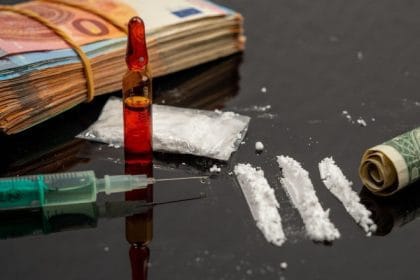Senatul adoptă sancţiuni progresive dure pentru combaterea consumului de droguri, detaliind evoluția pedepselor de la prima la a cincea abatere