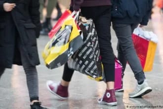 Cum pot românii să învingă austeritatea și să facă față scumpirilor: 5 sfaturi esențiale de la experți financiari