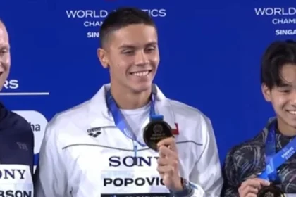 David Popovici devine campion mondial: Emoția imnului României răsună în suflete