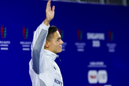 David Popovici se întoarce în România, după performanța sa mondială unică la natație! Motivul retragerii de la cursa de 50 m