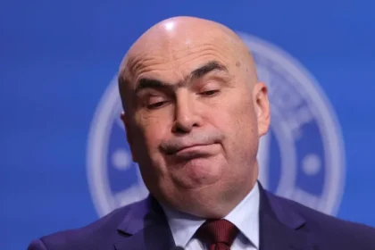 Bugetarii protestează în stradă din cauza măsurilor de austeritate: Economistul cere o reformă pentru creșterea eficienței și reducerea cheltuielilor salariale