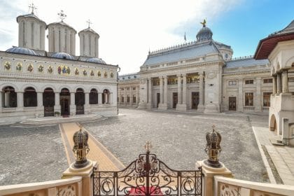 Sfântul Sinod canonizează 16 femei cu viaţă sfântă: muceniţe, monahii, soţii de domnitori şi mame de sfinţi
