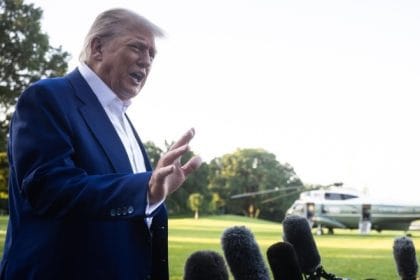 Donald Trump acuză administrația Biden că a epuizat resursele armate ale SUA prin sprijinul oferit Ucrainei: „Ne-a golit țara”. Declarații despre convorbirea cu Vladimir Putin