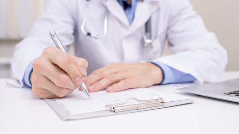 Românii neasigurați la sănătate: ce schimbări aduc noile reguli privind concediile medicale Românii neasigurați la sănătate: ce schimbări aduc noile reguli privind concediile medicale