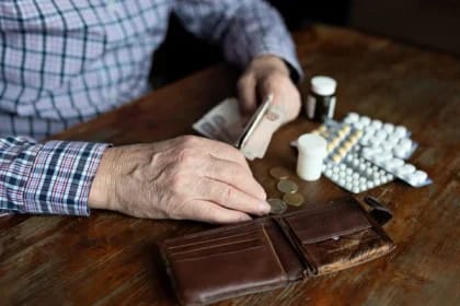 Pensionarii sub presiunea austerității: Analist: „Statul trebuia să suporte primul consecințele