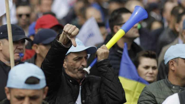 Sindicaliștii cer finanțare pentru partide doar în anii cu deficit bugetar respectat de România