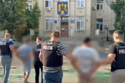 Bărbații care au încercat să răpească o femeie au fost arestați și încarcerați