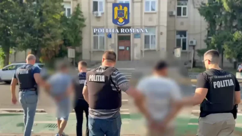 Bărbații care au încercat să răpească o femeie au fost arestați și încarcerați