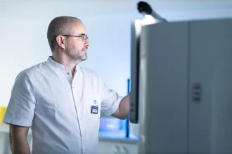 Premieră în România: MedLife lansează cea mai avansată tehnologie de secvențiere și un program complex de testare genetică