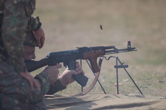 Armata română renunță la Kalașnikov și lansează un program modern de înzestrare cu arme NATO