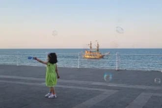 Povești incredibile din Portul Turistic Tomis: întâlniri surprinzătoare cu Gheorghe Dinică, Marin Moraru și Radu Beligan