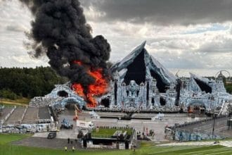 Incendiu devastator lovește scena principală a festivalului Tomorrowland din Belgia, la doar două zile înainte de start