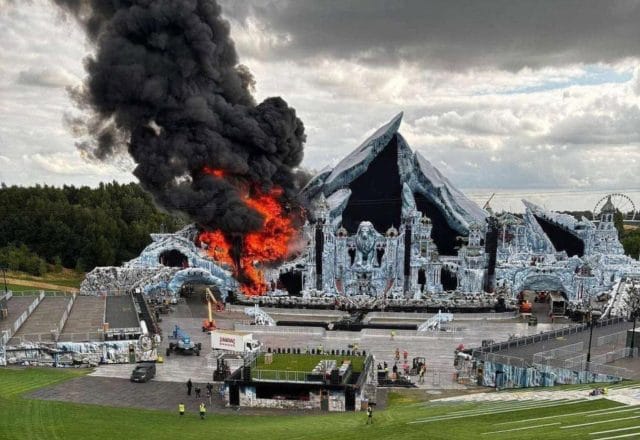 Incendiu devastator lovește scena principală a festivalului Tomorrowland din Belgia, la doar două zile înainte de start