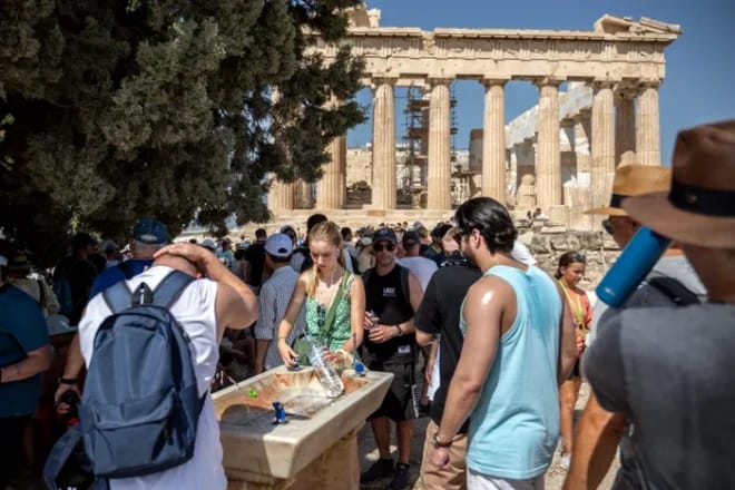 Val de căldură extremă în Grecia: experții trag un semnal de alarmă pentru două zile critice