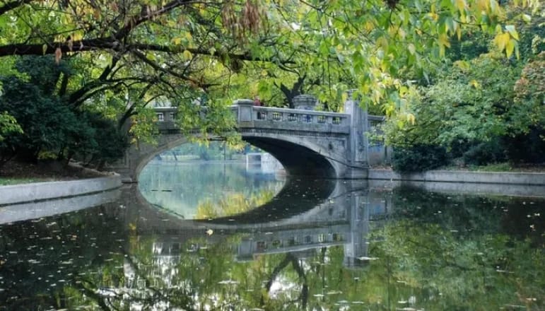 Parcul Cișmigiu: De ce Tudor Arghezi nu iubea numele și secrete neștiute despre cel mai vechi parc din București