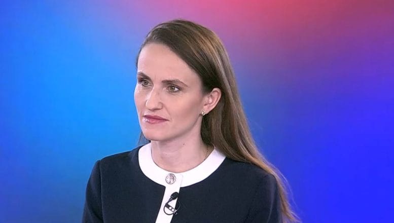 Oana Ţoiu: Angajați ai unei instituții de promovare externă nu cunosc limba engleză sau limbile țărilor în care activează