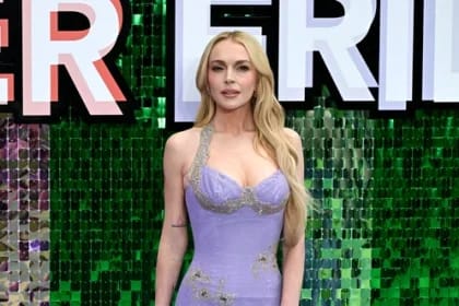 Lindsay Lohan, o mămică senzuală care a întors toate privirile într-o rochie atrăgătoare
