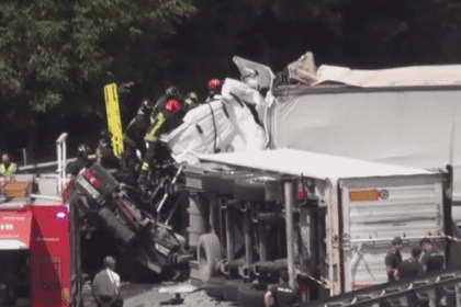 Accident teribil pe autostradă în Italia: Trei morți și 18 răniți