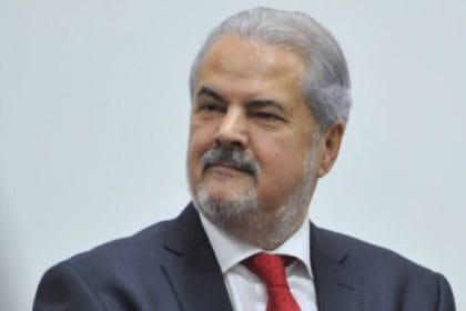 Adrian Năstase critică dur românii pentru nepăstrarea dolului în memoria lui Ion Iliescu și îi etichetează drept „progresiști