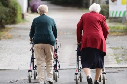 Ce secret neașteptat le menține memoria ascuțită persoanelor peste 80 de ani, dincolo de un stil de viață sănătos (studiu)