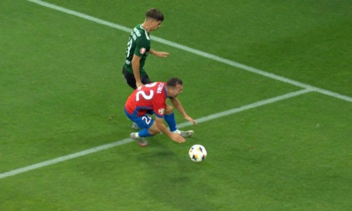 FCSB a cerut penalty după ce Toma a fost făcut KO; jocul s-a oprit imediat