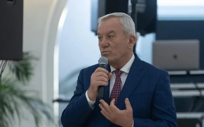 Primarul Buzăului susține candidatura lui Titus Corlățean la conducerea partidului: „PSD a pierdut din încrederea oamenilor, reflectat în sondaje Primarul Buzăului susține candidatura lui Titus Corlățean la conducerea partidului: „PSD a pierdut din încrederea oamenilor, reflectat în sondaje