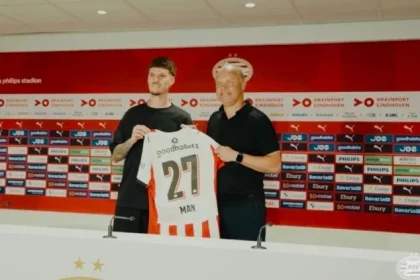 Dennis Man comite o gafă la prezentarea la PSV Eindhoven, uitând să amintească foștii jucători emblematici