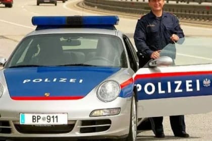Băiat de 10 ani abandonat într-o benzinărie din Austria, părinții au observat absența sa după 30 de minute