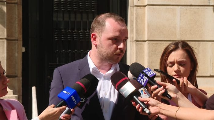 Alexandru Rogobete îl susține pe managerul Spitalului Floreasca: Documente care infirmă afirmațiile ministrului Alexandru Rogobete îl susține pe managerul Spitalului Floreasca: Documente care infirmă afirmațiile ministrului