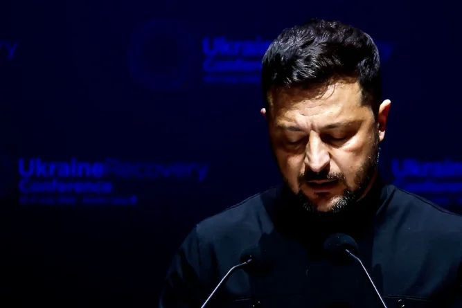 Mesajul dur al lui Zelenski în ziua întâlnirii Trump-Putin: „Rușii continuă să ucidă, iar asta spune multe