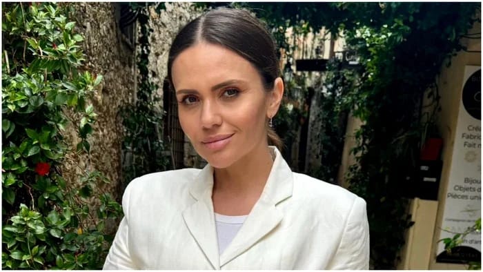 Cristina Șișcanu, criticată dur pentru poza cu geanta de firmă: „Nicio mândrie românească nu se compară Cristina Șișcanu, criticată dur pentru poza cu geanta de firmă: „Nicio mândrie românească nu se compară