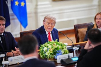 Trump anunță la Casa Albă că Putin ar fi de acord cu garanții de securitate pentru Ucraina